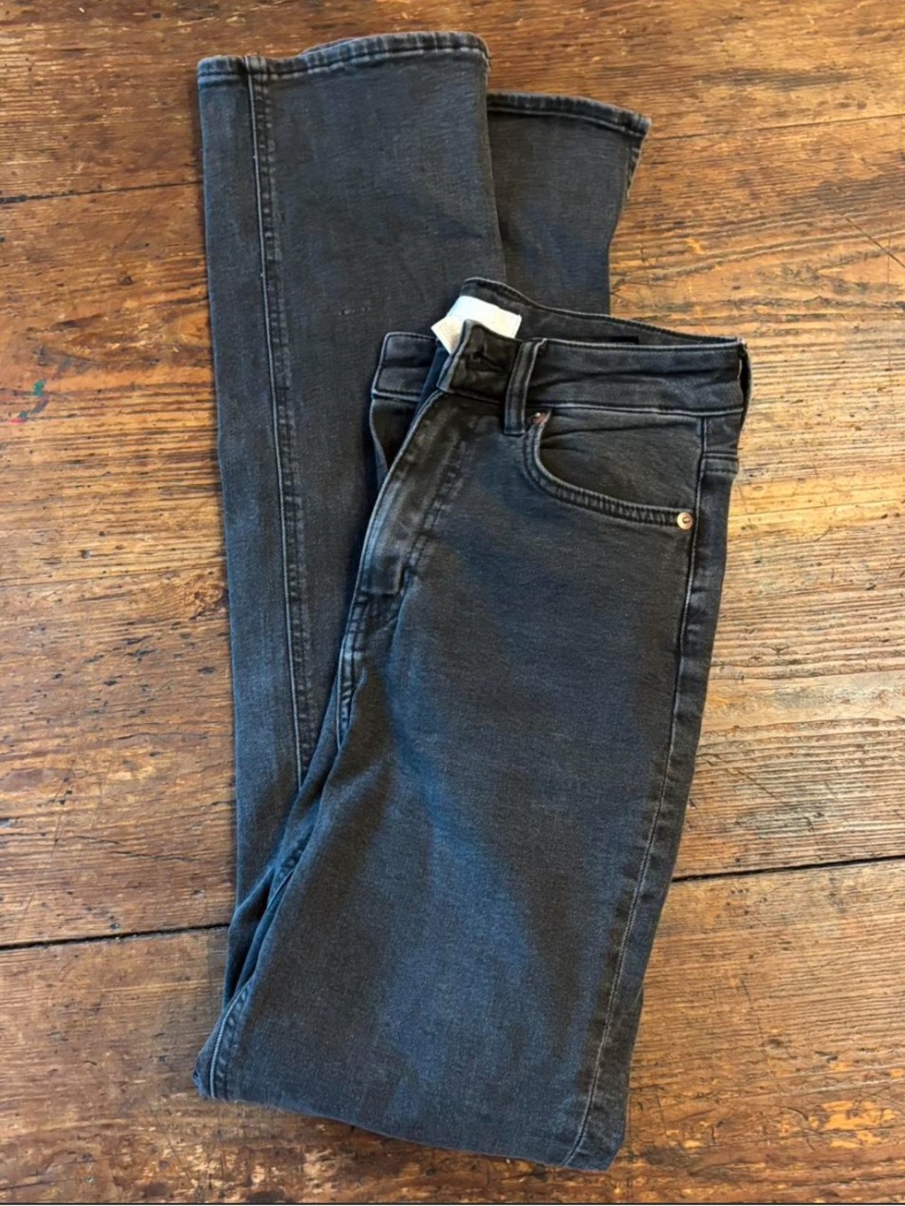H&M Women's Split Hem Jeans in Faded Black, Size 6